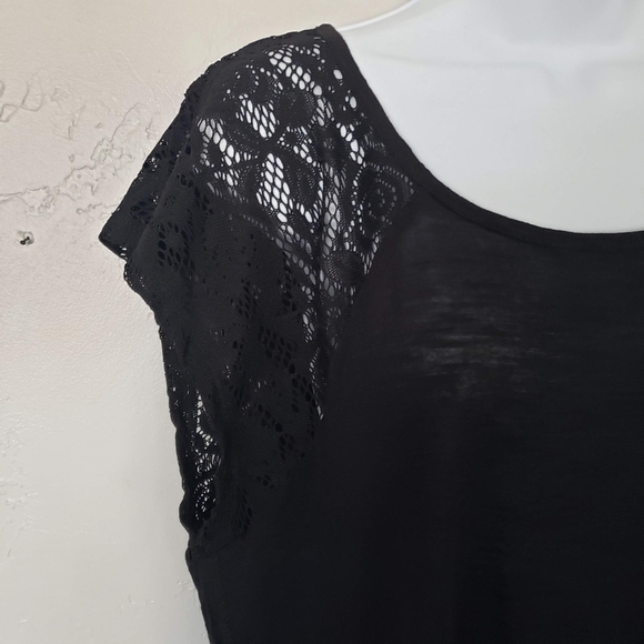 Rue21 XL Black Short Sleeve Shirt Blouse Top Lace Side Slit Lightweight - Picture 2 of 6